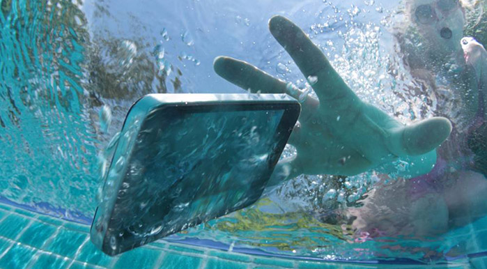 Cosa fare se il tuo iPhone è caduto in mare?