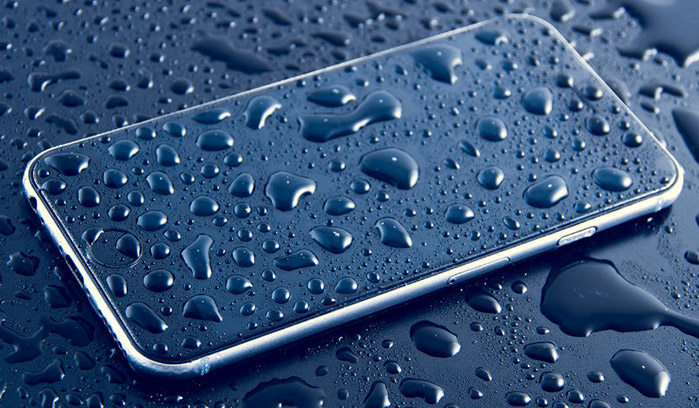 Cosa fare se il tuo iPhone è caduto in mare?